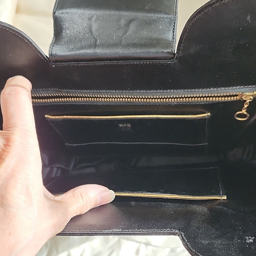 Vintage (Excellent Condition) David Lewis Kidney Shaped Black Fabric Bag, $45 - Picture 11 of 15